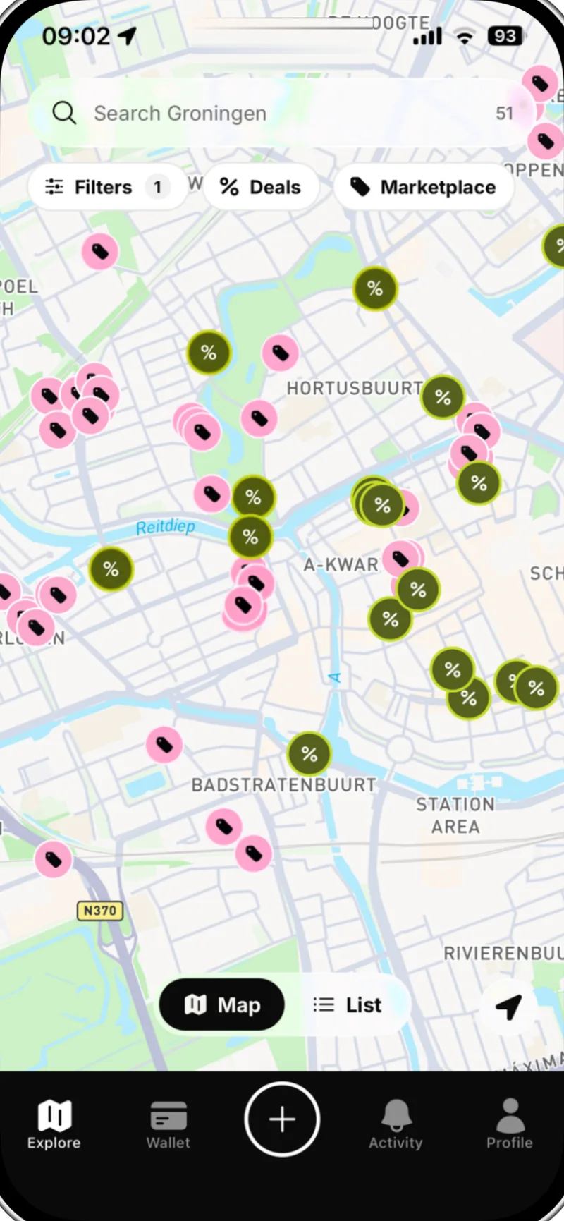 The coup app showing a map of the city with vintage, community and discount pins